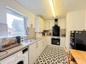 Photo 11- click for photo gallery